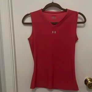 Under armor sleeveless tank size med but runs small